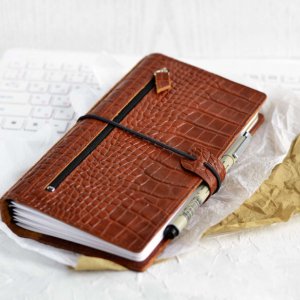 Робота Шкіряний блокнот-мідорі "Віскі Кроко" (Standard)