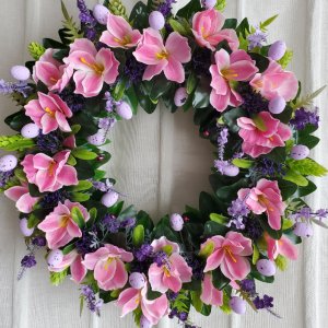 Работа Пасхальный венок с розовыми цветами орхидеи