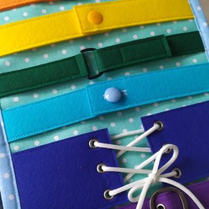 Работа Бизиборд из фетра/бизиборд из ткани