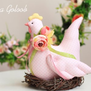 Робота Великоднева курочка  рожева в  крапочку 