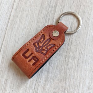 Работа Брелок на ключи герб Украины кожа