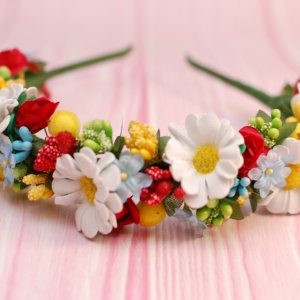 Работа Обруч ободок с ромашками разноцветный
