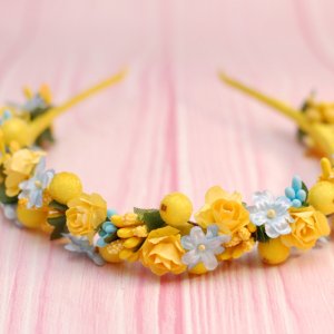 Работа Нежный обруч с цветами желто-голубой