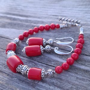 Робота Браслет та сережки з натуральних червоних коралів