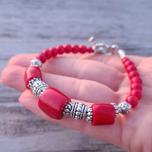 Работа Браслет из натуральных кораллов № 223