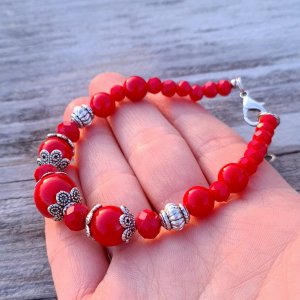 Работа Браслет коралловый "Красная калина"