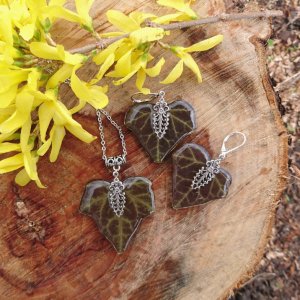 Работа Комплект украшений ручной работы.