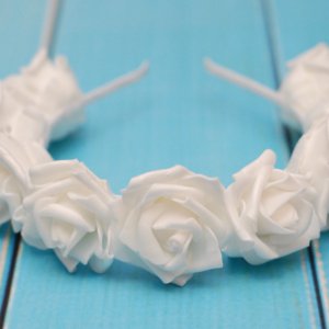 Работа Обруч ободок с белыми розами