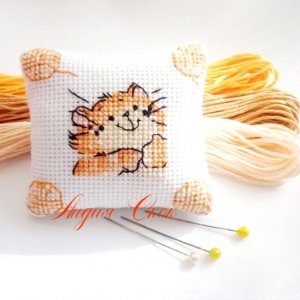 Работа Подушечка-игольница "Рыжик"