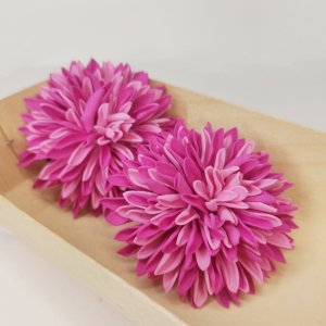 Работа Заколки розовые хризантемы