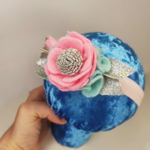 Работа Повязка розовая детская