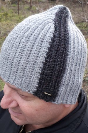 Робота Шапка чоловіча в'язана. Вовняна в'язана Біні.
