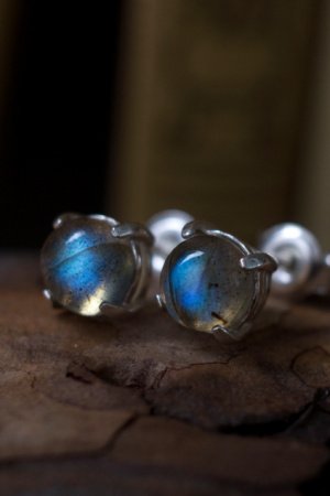 Работа Минималистичные серебряные серьги гвоздики (пусеты) 