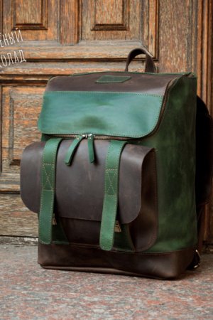 Робота Шкіряний рюкзак для ноутбука. Рюкзак для спорту