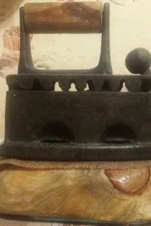 Работа Светильник «Утюг на углях»