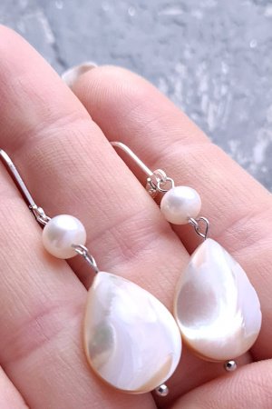 Работа Серебряные серьги с роскошным перламутром и жемчугом