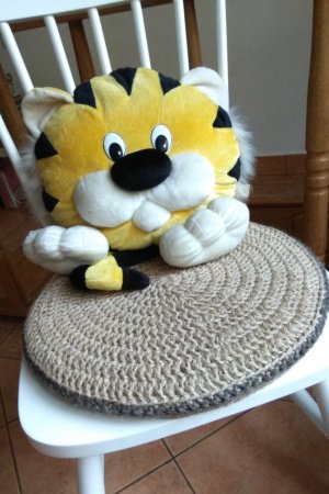 Работа Сидушки на стулья. Джут. Ручная работа. 