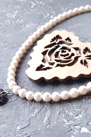 Работа Колье из натурального жемчуга с подвеской сердце Swarovski