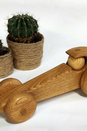 Робота Дерев'яна іграшка "Болід"