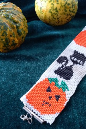 Работа Браслет из бисера "Тыковки"