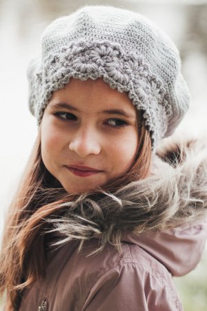 Работа Берет с ажурной каймой