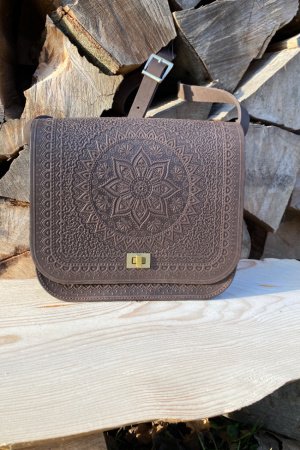 Работа Женская сумка "Солнце Карпат" коричневая