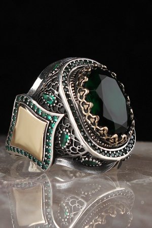 Работа Кольцо из серебра ручной работы в восточном стиле с камнем