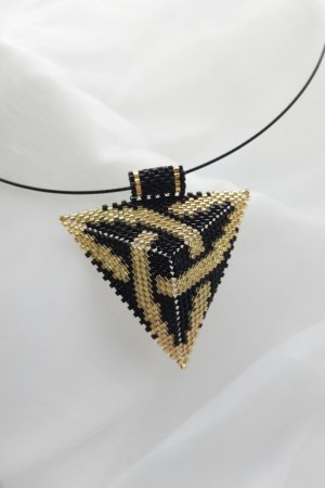 Робота Кулон з трилисника