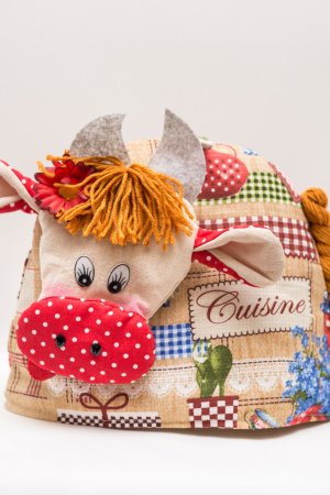 Работа Грелка на заварочный чайник МУМУ.