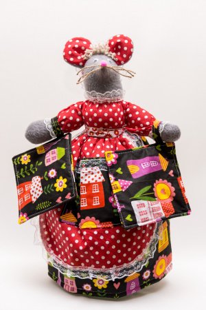 Робота Грілка на чайник для заварювання Мишка з прихватками.