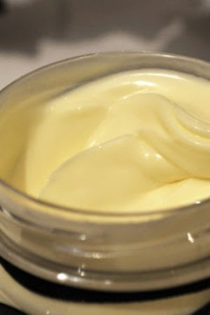 Работа От загрубевших пяток, натоптышей и мозолей. Крем для ног.