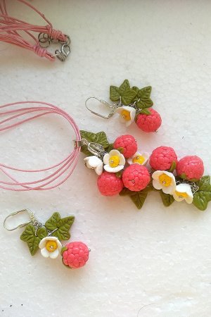 Работа Кулон и серьги с Малинки