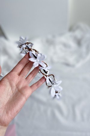 Работа Венок белый бохо для первого причастя.Винок для невесты