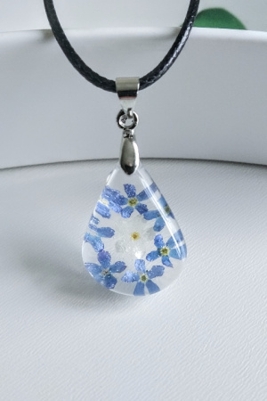 Робота Кулон  з незабудками.