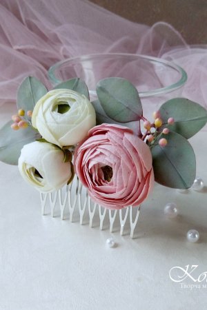 Работа Гребень с цветами в прическу