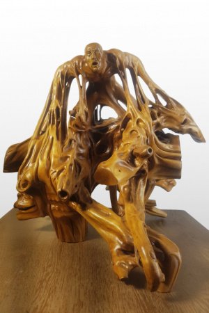 Работа Деревянная скульптура ручной работы «Оторваться от земли»