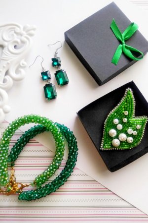 Работа Праздничный подарочный набор украшений