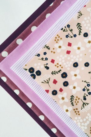 Робота Набір тканини для рукоділля Ягідний Цербет з 5 шт.