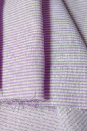 Работа Ткань хлопок для рукоделия мелкая сиреневая полоска