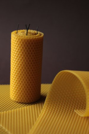 Работа Свечи из пчелиного воска на 5 фителей