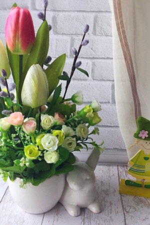 Робота Інтер‘єрна композиція в кашпо із зайчиком 