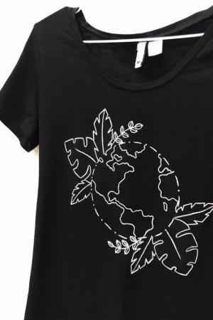 Робота Футболка жіноча з принтом «Earth»