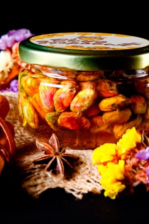 Робота Фісташка в меді /  Горіхи в меду / Фісташка з медом / Мед