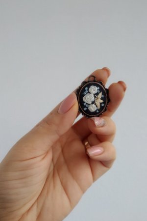 Робота Кулон-підвіска вишита