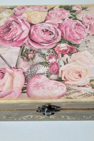 Работа Ящик с цветами.