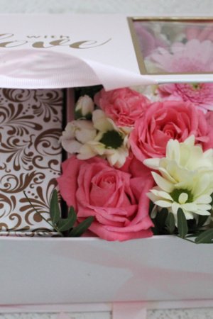 Робота Квіткова композиція в коробці