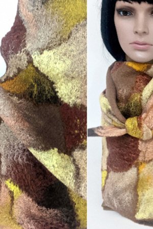 Робота Бактус валяний ′Спекотний полудень ′ 