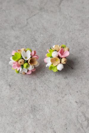 Работа Весенние серьги гвоздики