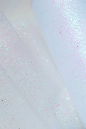 Работа Фатин белый с разноцветными блестками