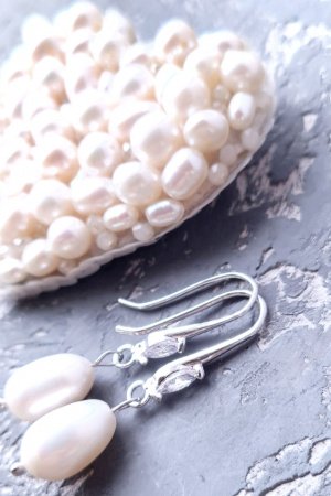 Работа Комплект брошь и серьги из натурального жемчуга